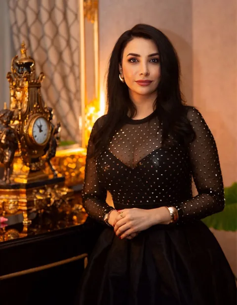 Emma, lead brow artist and salon manager at Kereshmah